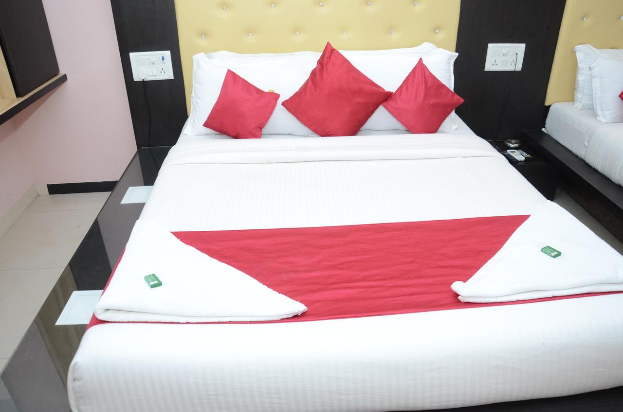 Sai Leela Grand Hotel Мумбай Екстериор снимка