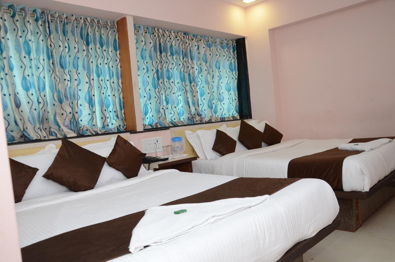 Sai Leela Grand Hotel Мумбай Екстериор снимка
