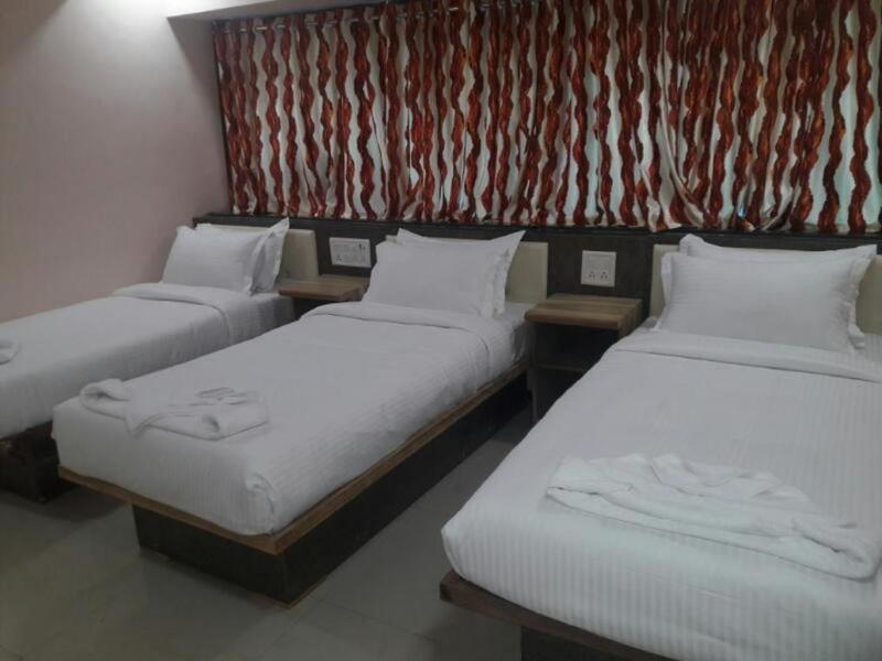 Sai Leela Grand Hotel Мумбай Екстериор снимка