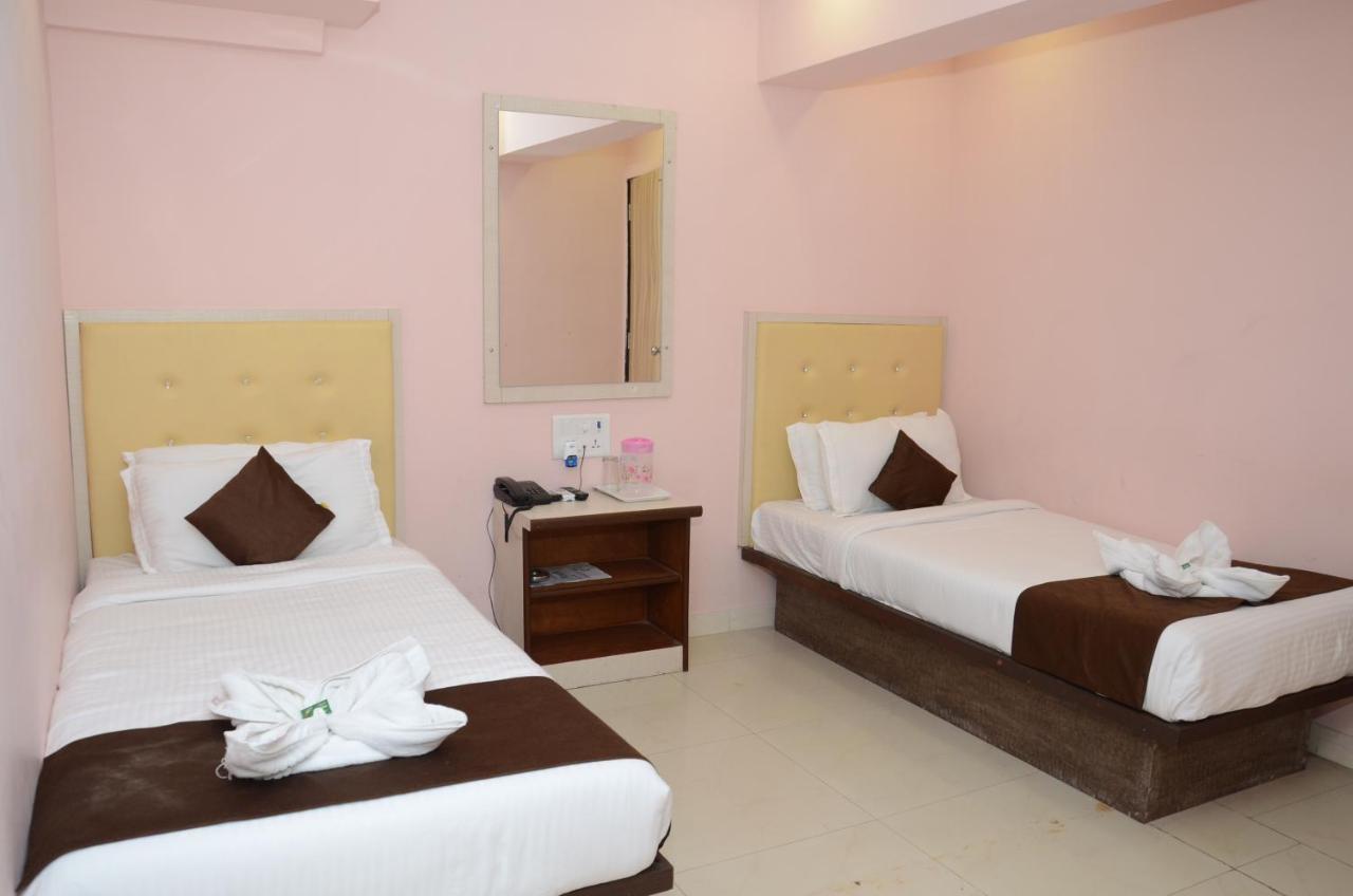 Sai Leela Grand Hotel Мумбай Екстериор снимка