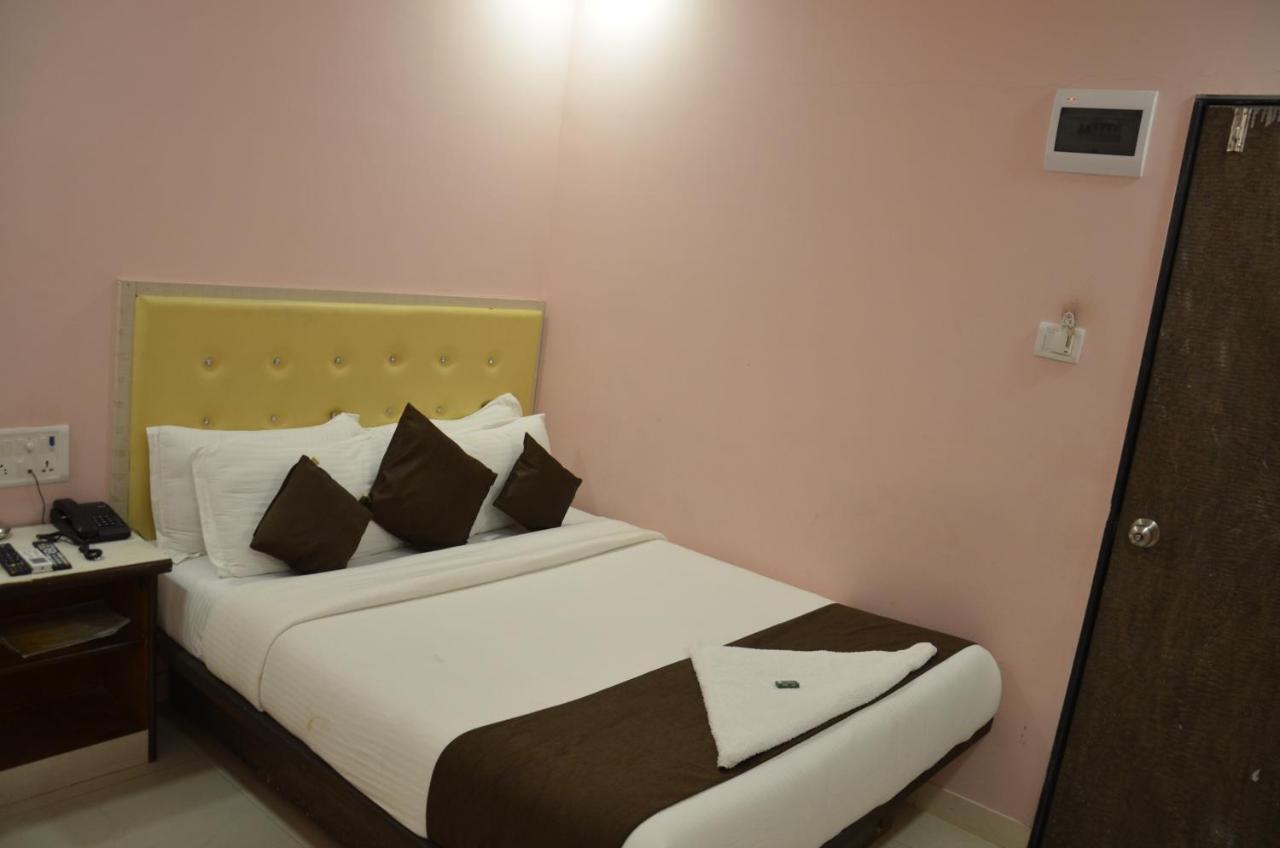 Sai Leela Grand Hotel Мумбай Екстериор снимка