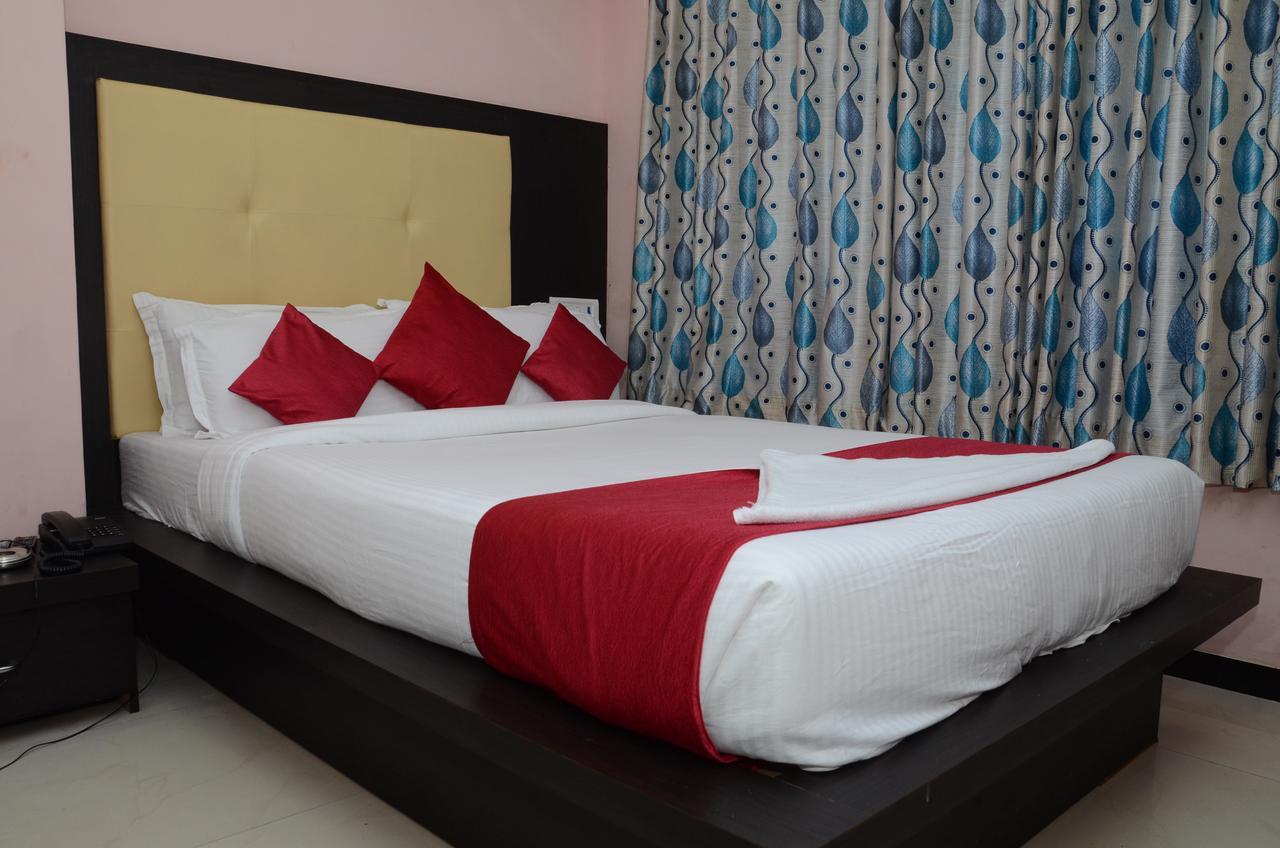 Sai Leela Grand Hotel Мумбай Екстериор снимка