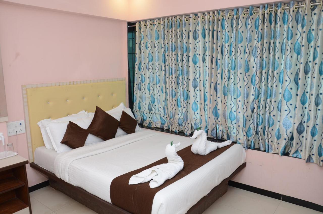 Sai Leela Grand Hotel Мумбай Екстериор снимка