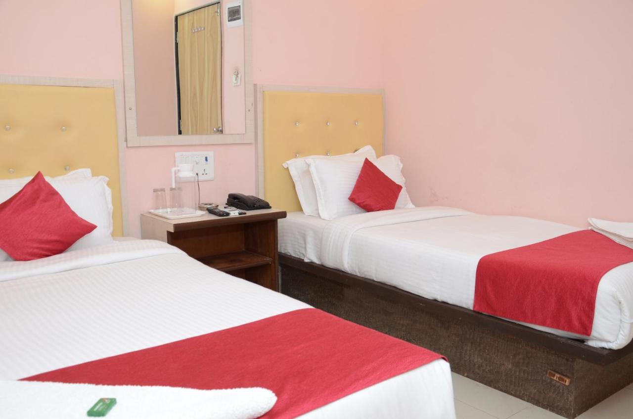 Sai Leela Grand Hotel Мумбай Екстериор снимка