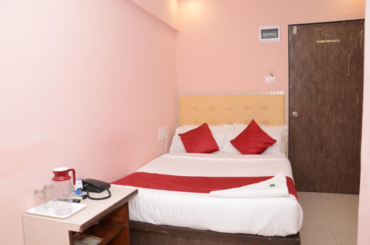 Sai Leela Grand Hotel Мумбай Екстериор снимка