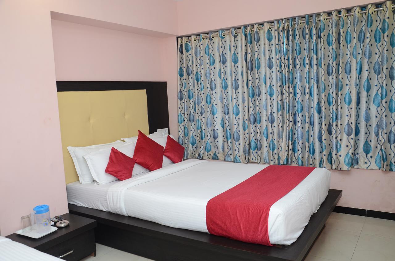 Sai Leela Grand Hotel Мумбай Екстериор снимка