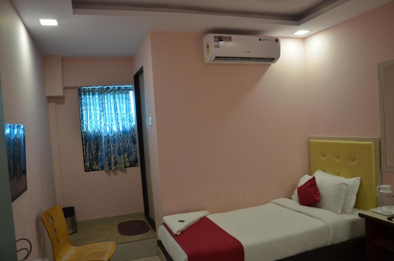 Sai Leela Grand Hotel Мумбай Екстериор снимка