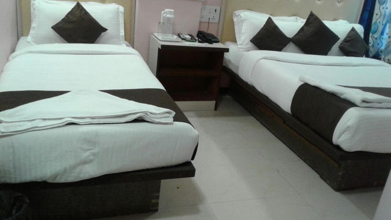 Sai Leela Grand Hotel Мумбай Екстериор снимка